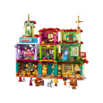 Конструктор LEGO Disney Чарівний будинок Мадригала (43245).