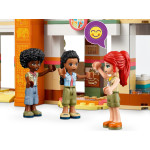 Конструктор LEGO Friends Рятувальна станція Мії для диких звірів (41717).
