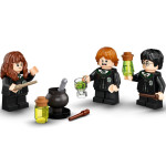 Конструктор LEGO Harry Potter Хогвартс: помилка із оборотним зіллям (76386). Конструктор LEGO Harry Potter Хогвартс: помилка із оборотним зіллям (76386).