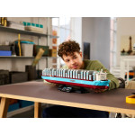 Конструктор LEGO Icons Контейнеровоз Maersk (40955).