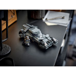 Конструктор LEGO Super Heroes Бетмобіль: Бетмен проти Супермена (76331).