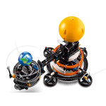 Конструктор LEGO Technic Планета Земля і Місяць на орбіті (42179).