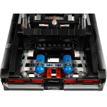 Конструктор LEGO Technic Dodge Charger R/T (42231).