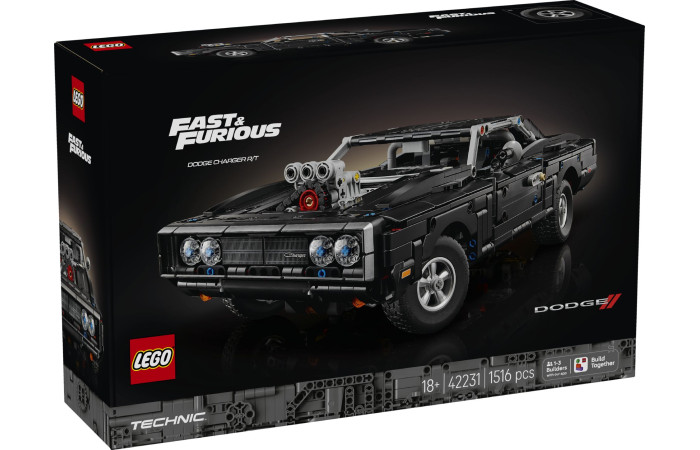 Конструктор LEGO Technic Dodge Charger R/T (42231).